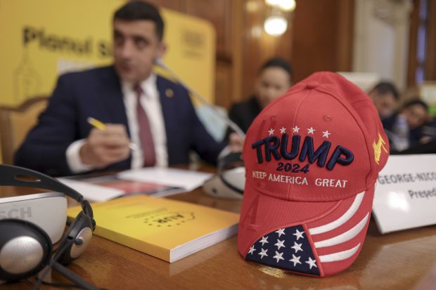 Dragă domnule Trump, dați-le ceva să pupe