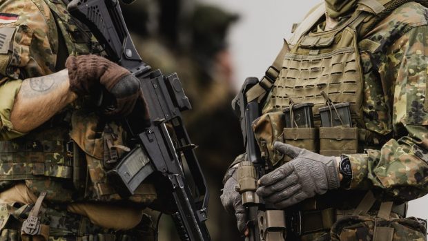 Țara din Europa care ia în calcul reintroducerea serviciului militar obligatoriu