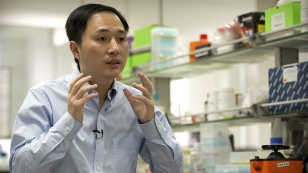 Creatorul primilor bebeluși modificați genetic nu are regrete: „Voi fi amintit ca Darwin al Chinei. Părinții vor alege asta”