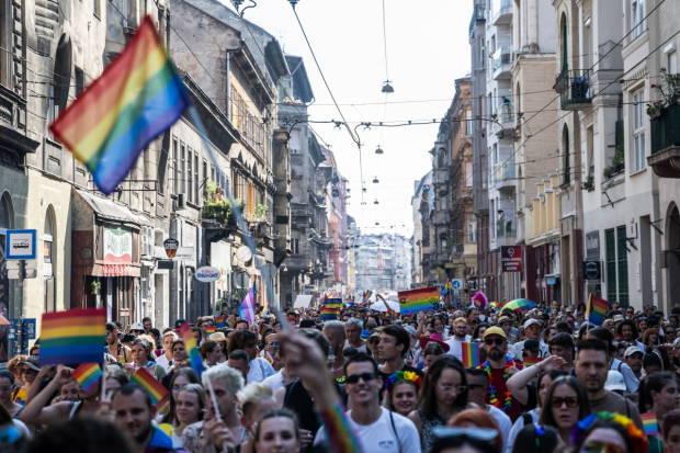 Guvernul maghiar vrea să interzică marșul Pride din Budapesta din acest an. Poliția va putea folosi recunoașterea facială pentru a-i identifica pe participanți