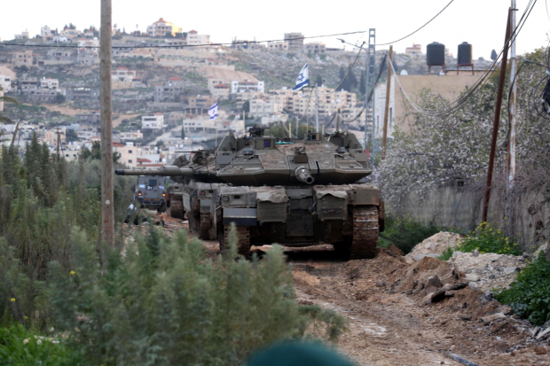 Armata israeliană adoptă o nouă strategie cu miză mare: mai mult teren