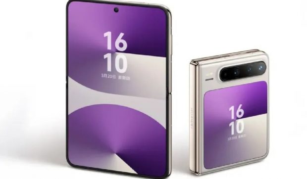 Huawei lansează Pura X, un telefon pliabil ciudat, mai lat decât celelalte de pe piață, care se deschide pe lateral. Cât va costa