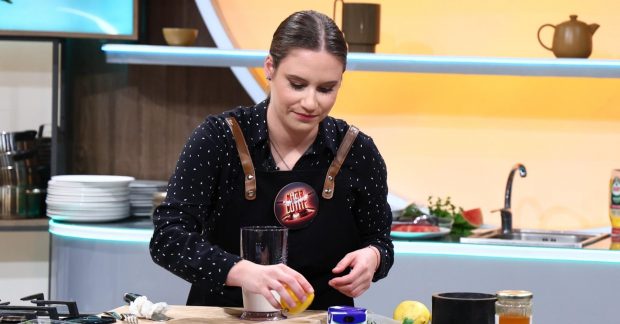 Imagine Stire Cine este Diana Mureșan de la „Chefi la cuțite”. A fost sportivă de performanță, însă a renunțat la visul ei în urma unei accidentări | 2review.ro