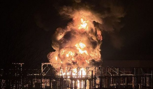 Un incendiu puternic a paralizat aeroportul Heathrow din Londra, unul dintre cele mai aglomerate din Europa. Mii de zboruri au fost anulate | VIDEO