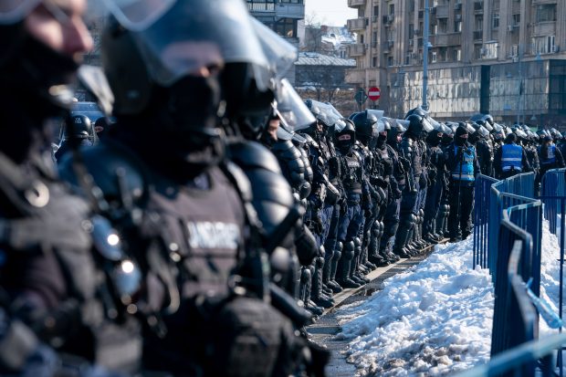 Jandarmeria Română, despre militarii care își iau concediu și merg să lupte ca mercenari într-o țară străină: „Legea nu reglementează explicit interdicția”