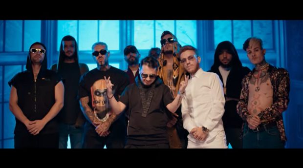 Imagine Stire Jianu, un rapper român, a fost prins în flagrant într-un taxi din București și a recunoscut imediat | 2review.ro