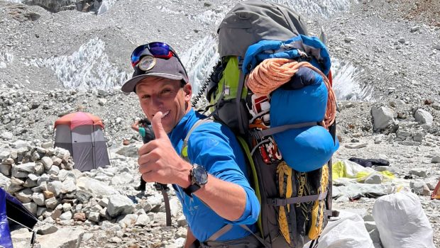 Alpinistul Karl Egloff vrea să stabilească un record mondial pe Everest: „Până în vârf și înapoi în 20 de ore, fără oxigen suplimentar”