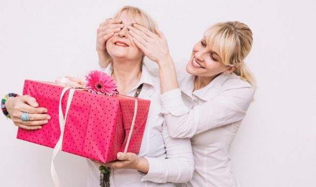 Mama, eroul din umbră: Cadoul de 8 Martie care-i arată cât de mult o apreciezi