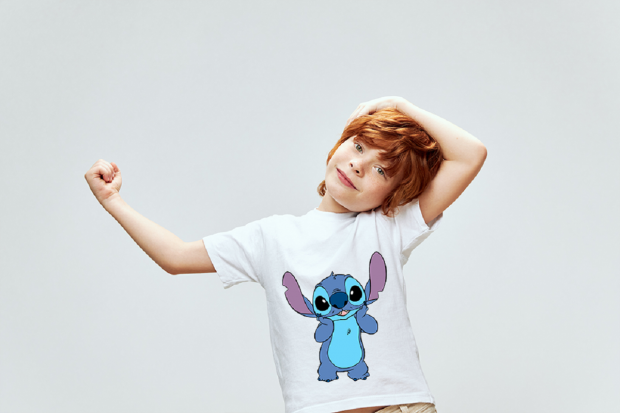 Stitch cucerește inimile copiilor și adolescenților: explozia produselor personalizate inspirate din universul Disney