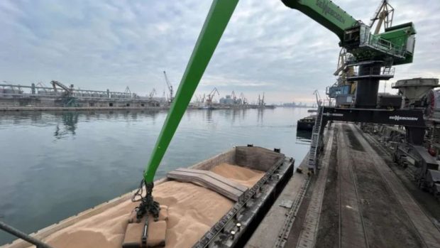 În portul Constanța, a fost instalată cea mai mare macara hidraulică din România