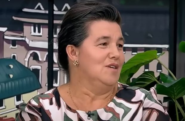 Imagine Stire Cum a fost surprinsă mama Geta de ziua ei. A împlinit 56 de ani și iată pe cine a avut alături: „Te iubim și te prețuim! Ești eroina noastră” | 2review.ro