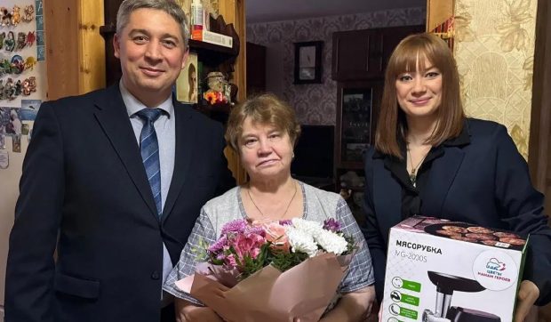 Cinismul partidului lui Putin: mamele soldaților ruși morți în război au primit cadou mașini de tocat carne, de Ziua Femeii