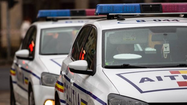 Beat, drogat și fără permis, un tânăr din Republica Moldova a lovit mai multe maşini şi a fugit de poliţie pe străzile din Cluj