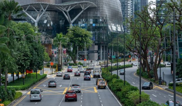 De ce să conduci în Singapore este comparat cu „a purta un Rolex”. Soluția autorităților pentru a limita traficul