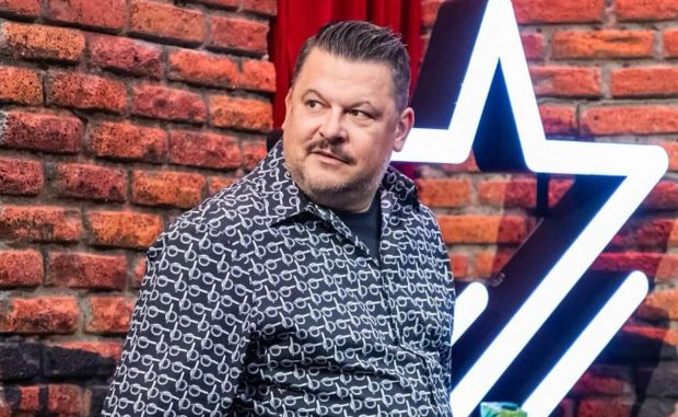 Imagine Stire Ce s-a întâmplat la spectacolele lui Mihai Bobonete de la Pitești: „Pe scenă este deja primul înger al comediei”. La cine se referă | 2review.ro