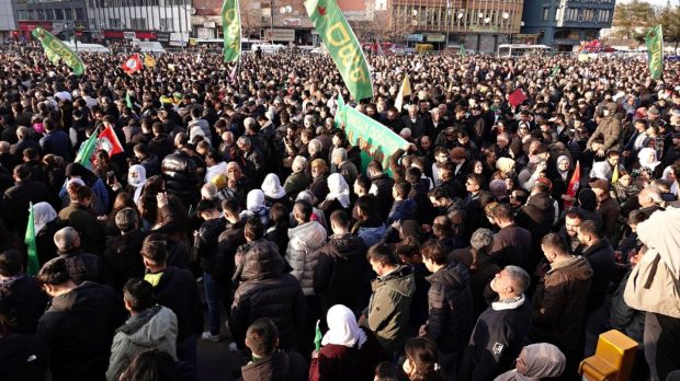Militanții kurzi au anunțat încetarea focului în Turcia, după 40 de ani de lupte armate