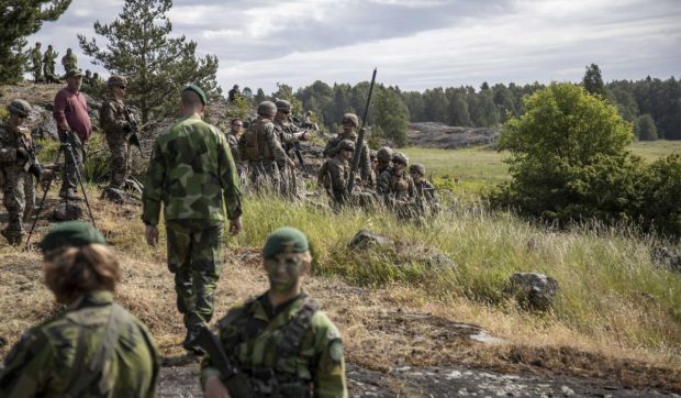 Statele Unite au anunțat aliații NATO că se retrag din planificarea de exerciții militare în Europa