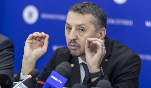 Ministerul Educației va introduce „Butonul roșu” în școli. Cum funcționează