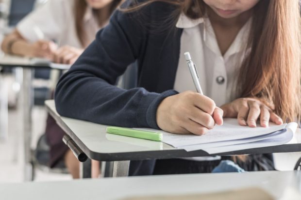 Modele de subiecte Evaluare Națională 2025 la limba maternă – clasa a VIII-a