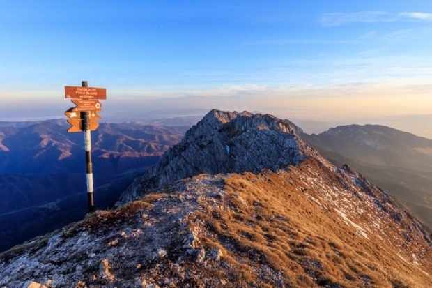 Munţii Piatra Craiului – unde se află şi ce poţi vizita