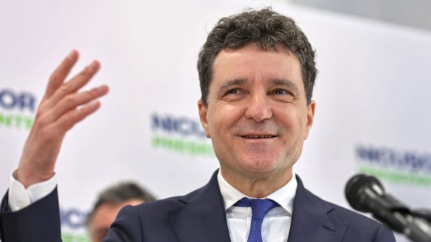 Nicușor Dan, atac la Piedone în sediul de campanie din Hotelul Cișmigiu după raziile ANPC: „Nu poţi să înspăimânţi un întreg sector de restaurante”