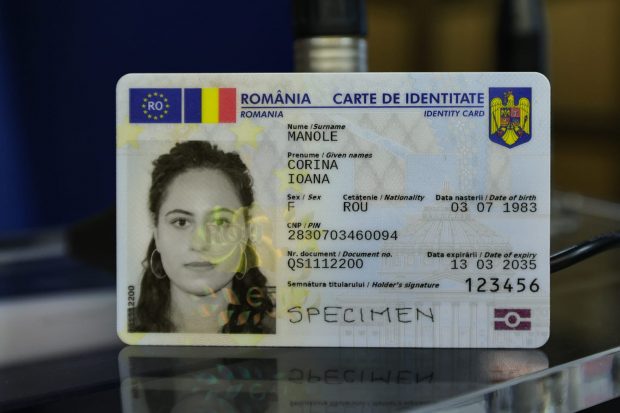 Cum arată noua carte electronică de identitate: „Nu conține funcţii care să permită localizarea geografică”