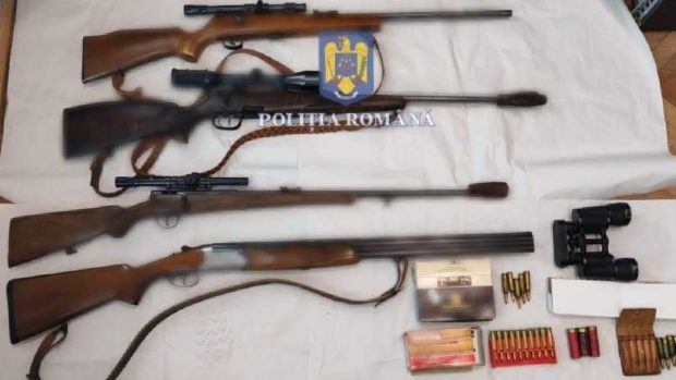 O româncă, îngrijitoare de bătrâni în Austria, a fost arestată pentru trafic de arme