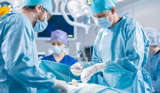 O fetiță de 5 ani din Oradea a oferit o nouă șansă la viață unor copii în dializă: „A fost un înger donator”