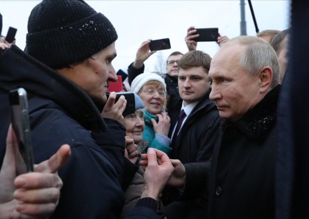 Cine sunt și cum sunt aleși oamenii care au grijă de Vladimir Putin. Până și bucătarii sunt foști militari