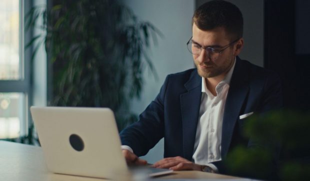 Care sunt cel mai bine plătite meserii din România. Top 10 locuri de muncă în care angajații sunt plătiți cu până la 14.000 de euro pe lună