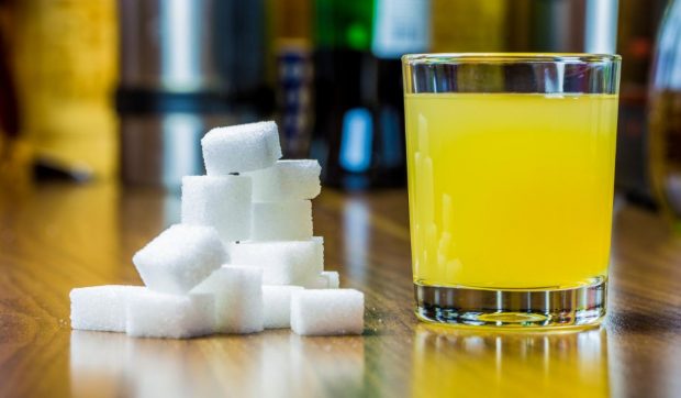 Efectele negative ale îndulcitorilor artificiali din băuturile etichetate „zero zahăr”