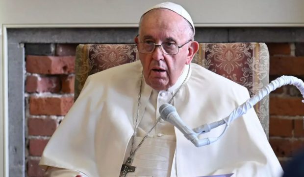 Papa Francisc rămâne internat. Starea sa s-a ameliorat, dar tratamentul continuă
