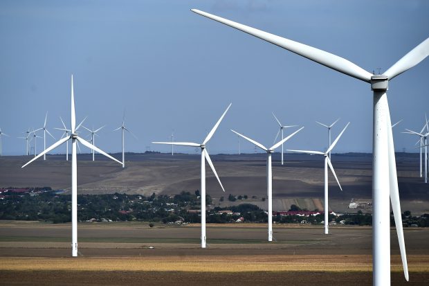 Energia eoliană a depășit în România producția de electricitate pe bază de cărbune. Cum s-a înclinat balanța în 2023 și 2024