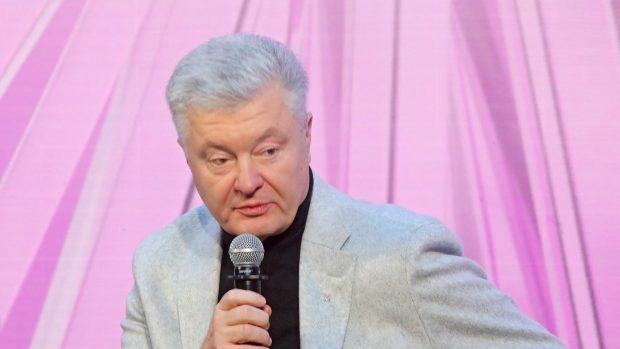 Volodimir Zelenski, criticat violent de fostul președinte Petro Poroșenko în ziua discuției telefonice Trump-Putin: „Dictatură, Ucraina să treacă în defensivă”