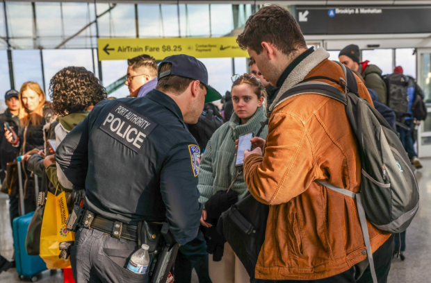 Marea Britanie a emis un avertisment de călătorie pentru SUA. „Puteți fi pasibil de arestare sau detenție dacă încălcați regulile”