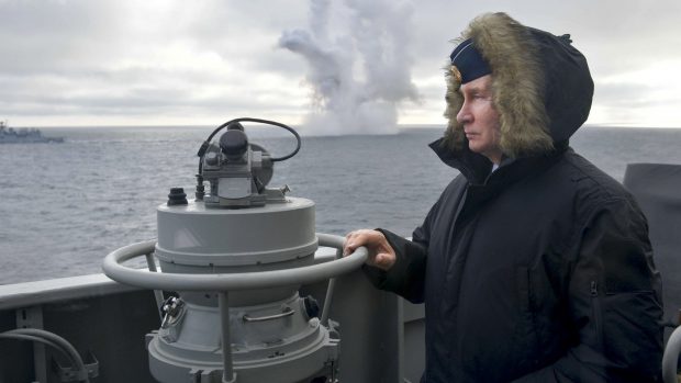 Vladimir Putin miroase sânge în Marea Neagră, Donald Trump e sfătuit să nu mai negocieze cu Rusia, într-o analiză Bloomberg