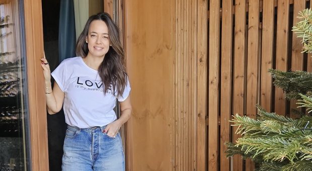 Imagine Stire Ce alimente consumă Andreea Raicu pentru o viață sănătoasă. 15 ani a fost vegetariană. „M-am schimbat. Am început să mănânc carne” | 2review.ro