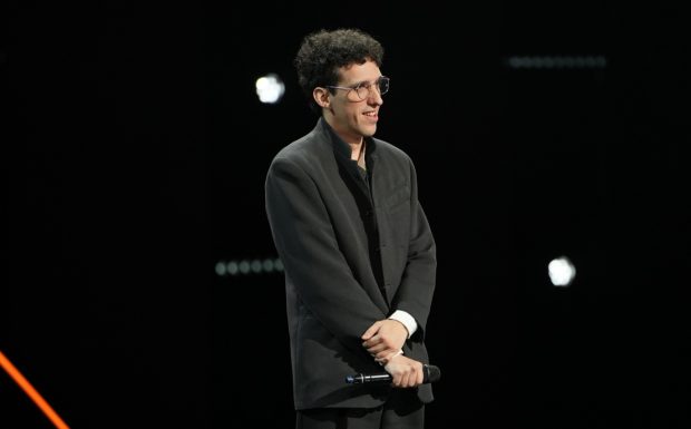 Cine e Răzvan Ionescu de la X Factor 2025. Tânărul a ridicat în picioare publicul și juriul: „În anii 2000 nu se vorbea absolut deloc despre autism”