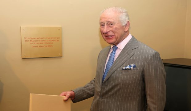 Regele Charles al III-lea, spitalizat temporar din cauza efectelor secundare ale tratamentului pentru cancer