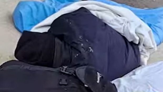 Un român care câștigă 4.000 de franci în Elveția doarme pe stradă, pentru că nu poate să închirieze o locuință | VIDEO