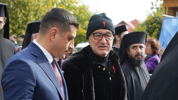 Ruptură între George Simion și Gigi Becali. Omul de afaceri: „I-am dat 20-30 de tone de brânză, 20.000 de euro și nu mă mai primește în AUR?”