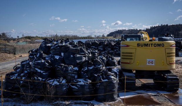 Sacii cu nisip folosiți pentru a absorbi radiațiile din interiorul centralei de la Fukushima vor fi scoși cu ajutorul roboților