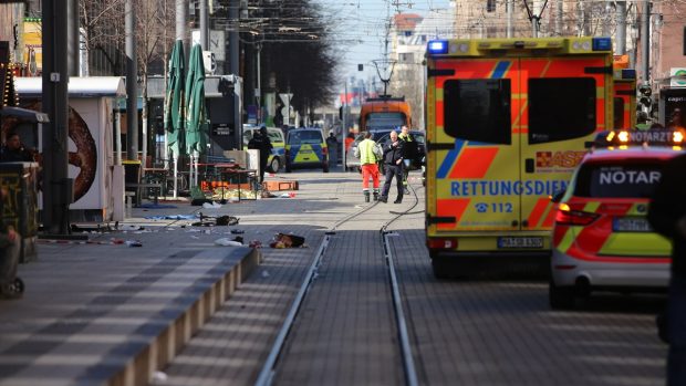 Atacatorul din Mannheim s-a împușcat în gură și este în spital. Poliția germană nu-i dezvăluie identitatea