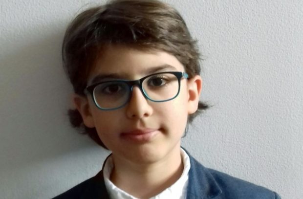 Copilul-minune din Galați care rezolvă probleme la matematică ale colegilor mai mari decât el cu 2 ani