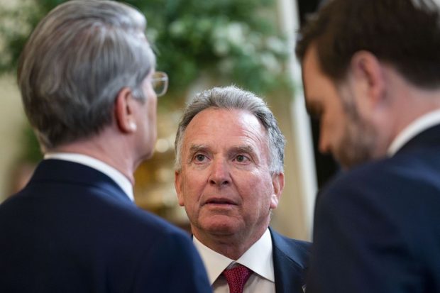 Trump – prin trimisul său foarte special, Steve Witkoff – pare a urma strategiile lui Putin