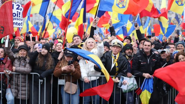Alegerile din România, sub lupa francezilor de la Le Monde: „O gravă criză politică, din care țara speră să iasă în luna mai”