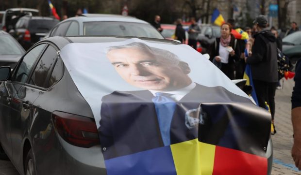 Poliția Ilfov neagă zvonurile despre percheziții acasă la Călin Georgescu: „Informațiile vehiculate sunt false”. El a mers la secție pentru controlul judiciar
