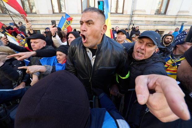România divizată: Dezvoltarea inegală și criza politică în capitalismul contemporan
