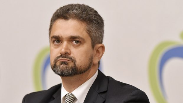 Mihail Neamțu, presat să își dea demisia de la șefia Comisiei de Cultură din Parlament după limbajul vulgar. Theodor Paleologu: „Rezerva de cadre AUR este limitată”