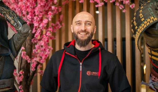 Interviu exclusiv cu Tiberiu Burnea, Ubisoft București, despre românii care au pus umărul la dezvoltarea Assassin’s Creed Shadows, cel mai nou joc din celebra serie